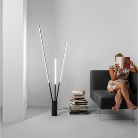 Lampada da terra LED Wands  nero con 3 temperature di colore 3456 lumen LUCE AMBIENTE DESIGN