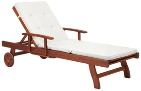 Chaise longue in legno di acacia cuscino beige TOSCANA Beliani