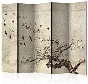 Paravento design Stormo di Uccelli II (5 parti) - uccelli sopra un albero fiorito