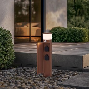 Lucande Lampioncino Corban, ruggine, sensore, prese, IP44 Corban Lucande, dimmerabile, Marrone / Ruggine, Alluminio, Moderno