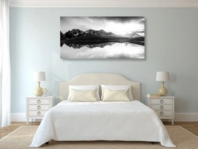 Quadro su tela – Tramonto abbagliante sul lago di montagna in bianco e nero