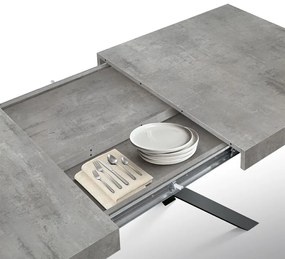 Tavolo CAMAIORE in legno, finitura grigio cemento e base a X in metallo antracite, allungabile 160×90 cm – 240×90 cm