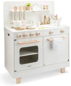 Cucina in legno con lavastoviglie