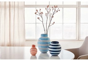 Vaso in ceramica blu dipinto a mano Omaggio - Kähler Design