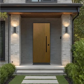 Porta blindata YALE Shield L 80 x H 210 cm in compensato noce tanganika/noce, apertura spingere a sinistra, falso telaio incluso