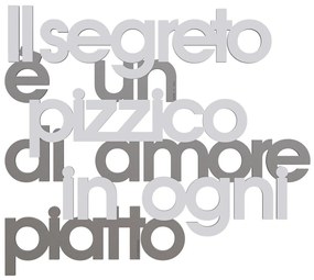 Callea Design Scritta da parete in legno "Il segreto è un pizzico..." -in varie colorazioni ALLUMINIO 48 x 42 cm
