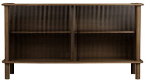 Vetrina marrone in rovere massiccio con ante scorrevoli 135x73,5x48 cm Italic – UMAGE