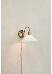 Lampada da parete bianca e color ottone Vela – Markslöjd