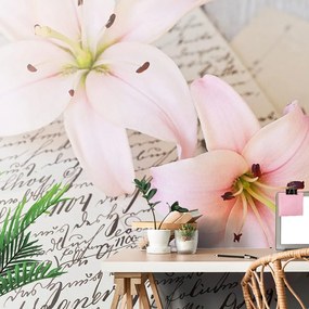 Carta da parati – Gigli su lettera elegante