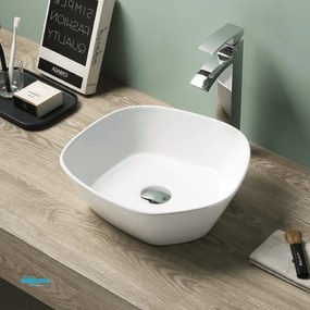 Lavabo D'Appoggio Pentagonale "Break The Rules" Da 40 Cm In Ceramica Finitura Bianco Lucido