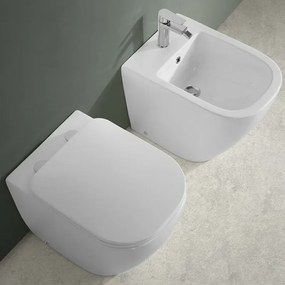 Sanitari Filomuro in ceramica bianco design quadrato con copriwc e scarico rimless Kayra