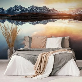 Fotomurale – Tramonto abbagliante sul lago montano