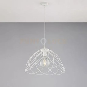 Lampadario in ferro laccato bianco con decorazione effetto shabby c...