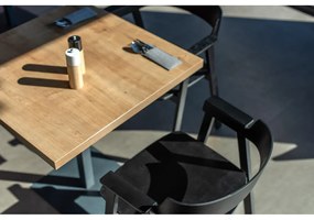 Sedia da pranzo nera in rovere massiccio con braccioli Flip – Gazzda