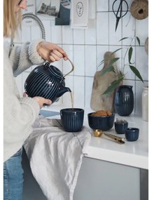 Teiera in porcellana blu scuro Hammershoi, 1,2 l Hammershøi - Kähler Design