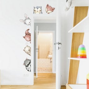 Animaletti adesivi intorno alla porta | Inspio