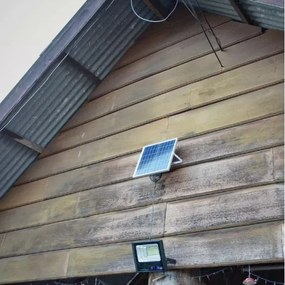 Faretto solare LED dimmerabile 12W 3,2V 6000K IP65 con telecomando
