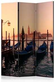 Paravento design Gondola verso l'ignoto (3-parti) - gondole veneziane e tramonto