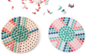 Mosaico con chiodini di legno
