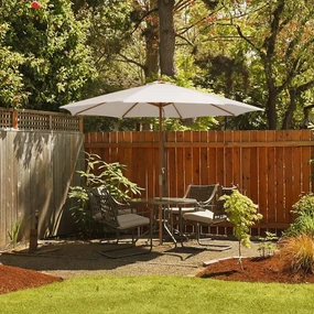 Outsunny Tavolo da Giardino Rotondo Foro per Ombrellone 106.5cm