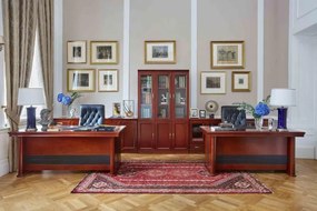 Armadio per ufficio o studio in stile classico a 3 ante PRESTIGE C730C