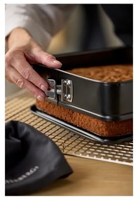 Stampo da forno in acciaio inox adatto per torta 24x24 cm – Blomsterbergs