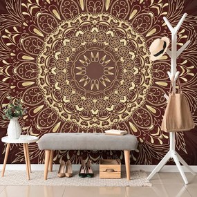 Carta da parati – Mandala dorata su sfondo bordeaux