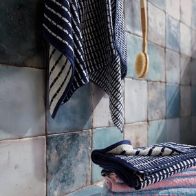 Asciugamano tipo terry bianco/blu in misto bambù 50x100 cm Nuance – JUNA