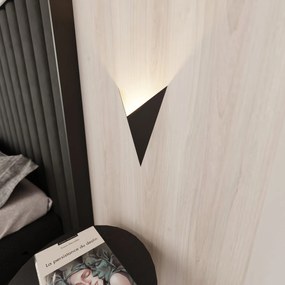 Applique Minimal Triangolare 1 Luce Indiretta Agni In Acciaio Nero