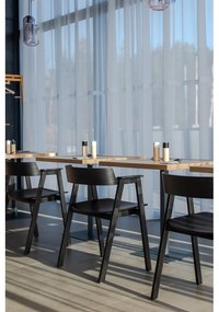 Sedia da pranzo nera in rovere massiccio con braccioli Flip – Gazzda