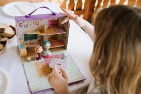 Tinyly - Bluchka & Indie + casetta