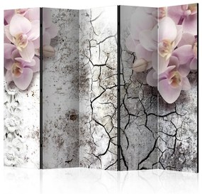 Paravento design Orchidee rosa II (5 pezzi) - collage di fiori rosa su cemento