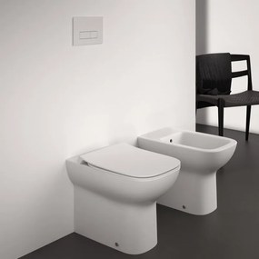 Copriwater I.Life A ovale originale per serie sanitari IDEAL STANDARD sganciabile in poliestere sospeso filo pavimento , bianco eur