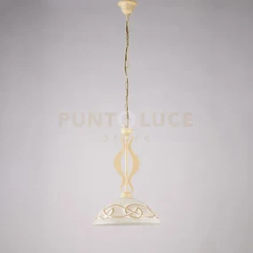 Lampadario in ferro laccato avorio con decorazione effetto decapè e...