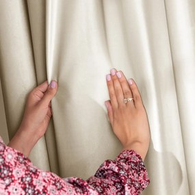 Tenda parzialmente oscurante beige in velluto 140x245 cm Eyelets – Restilo