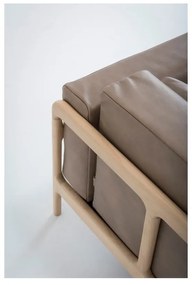 Poltrona in pelle di bufalo marrone chiaro con struttura in rovere massiccio Fawn - Gazzda