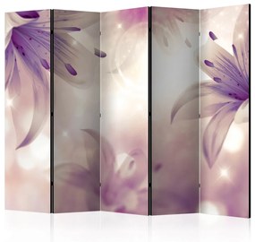 Paravento design Ballad of Delicacy II - fiori di giglio viola su sfondo chiaro