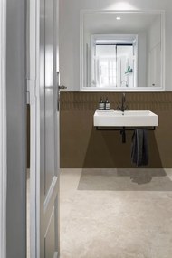 Piastrella da pavimento interno 100 x 100 cm Sp. 8.5 mm rettificato Trianon in gres porcellanato smaltato beige opaco traffico intenso (pei 4/5) R9 2 mq
