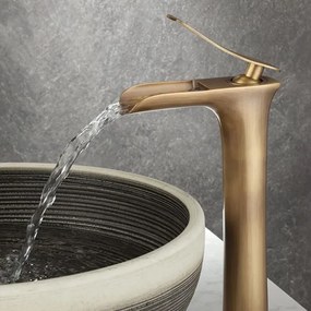 Rubinetto da lavabo Rea Laguna antique Brush Gold high
