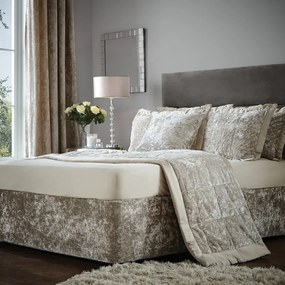 Copriletto in velluto elasticizzato beige 152x198 cm Crushed Velvet - Catherine Lansfield