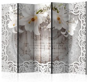 Paravento Gigli e Tessuto Trapuntato II - fiori su sfondo retrò