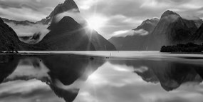 Quadro su tela – Milford Sound all'alba in bianco e nero