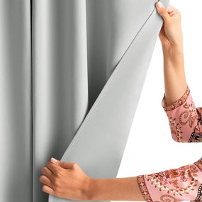 Tenda termoisolante/parzialmente oscurante grigio chiaro 140x245 cm Kierra – Restilo