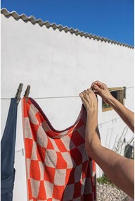 Asciugamano tipo terry arancione/beige in cotone organico 50x90 cm Retro – Mette Ditmer Denmark