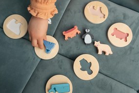 Puzzle a incastro in legno con sagome
