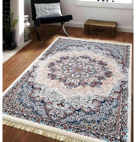 Un tappeto originale con un bellissimo motivo orientale multicolore