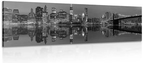 Quadro su tela – Riflesso di Manhattan nell'acqua in bianco e nero