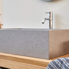 Tikamoon - Lavabo da appoggio in battuto terrazzo grigio 60 cm design Tikamoon