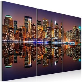 Quadro New York riflessa in uno specchio d'acqua  Colore blu navy, Dimensioni e Misure 120x80