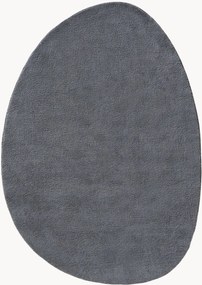 Tappeto a pelo corto lavabile dalla forma organica Nola